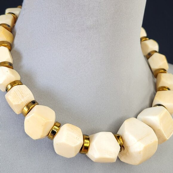 Choker - Picture 4 of 6